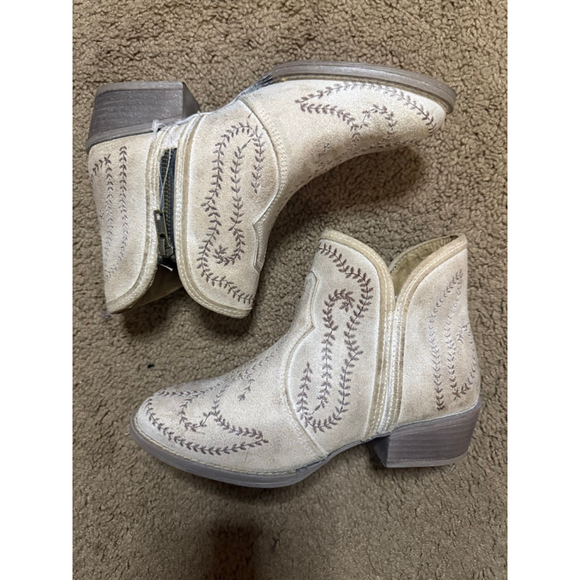 Women's Sterling River Beige Ankle Boots & Booties Size 8 with Brown Embroidery - Picture 2 of 7